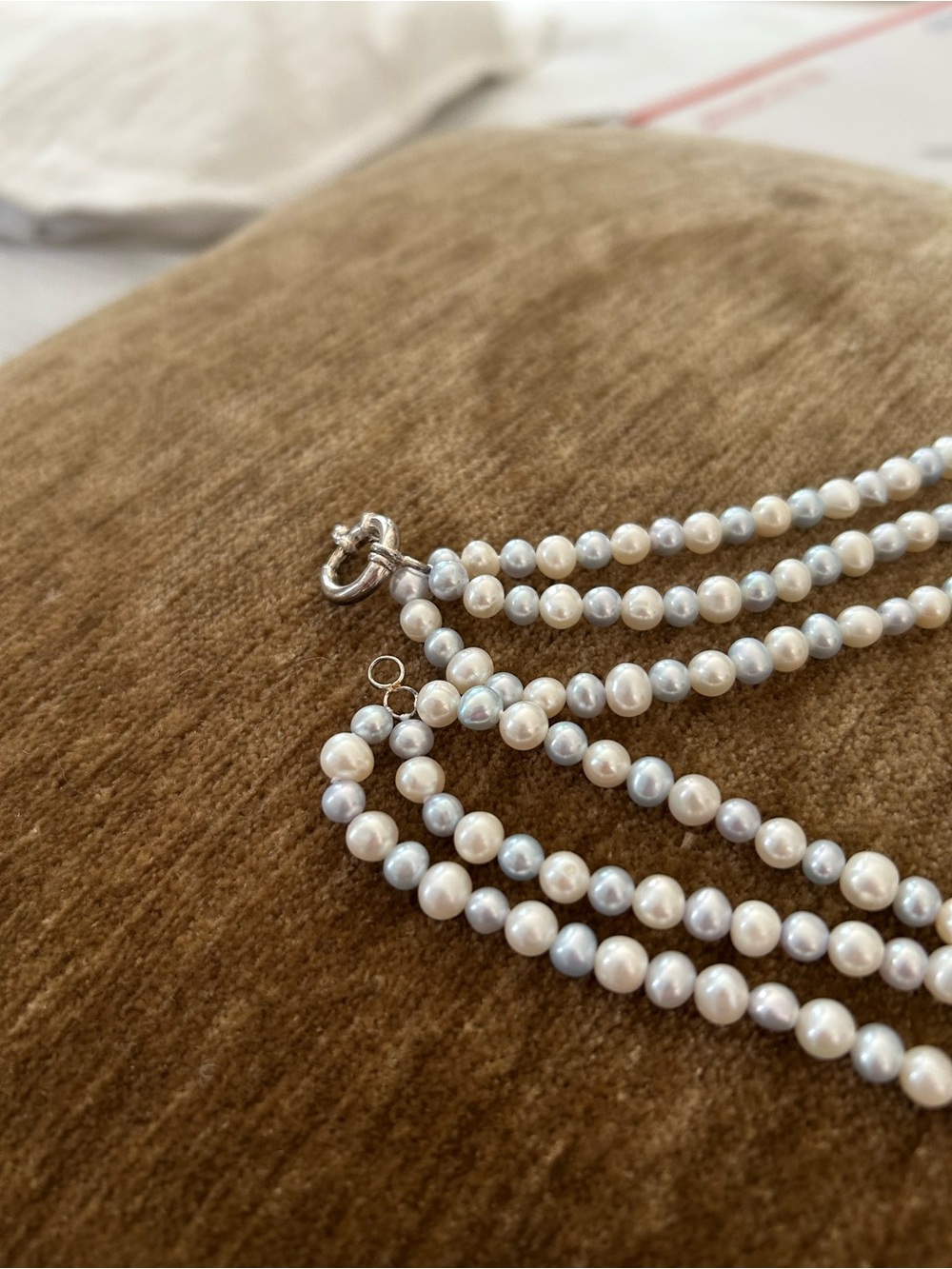 Classic Triple-Strand White Pearl and powder blue necklace - Picture 2 of 6